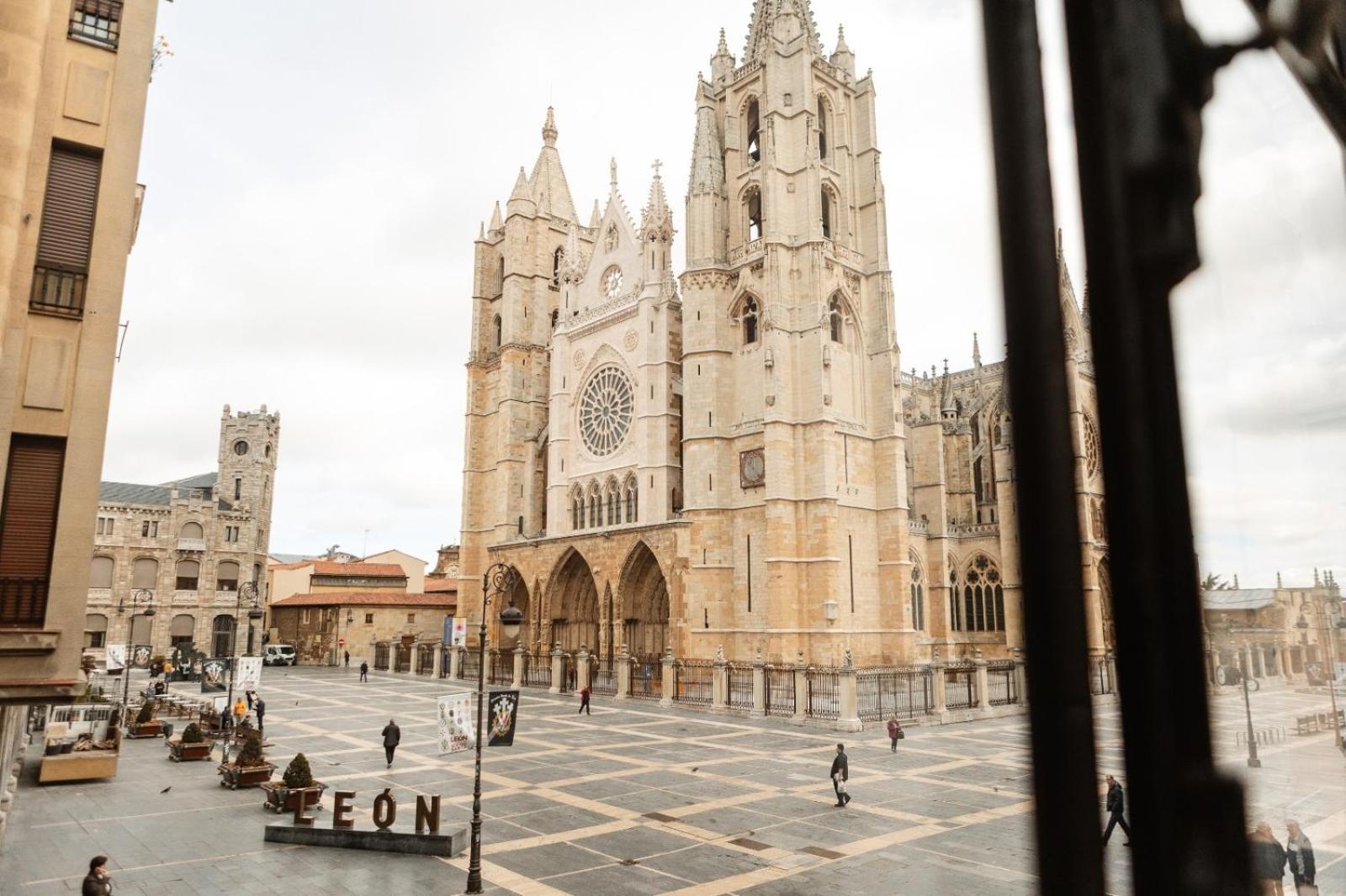 Albany Ancha Hotel León Eksteriør billede León Cathedral